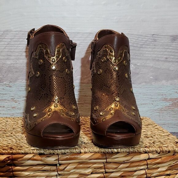 Reba Brown 6M Brown Studded Peep Toe Heels Shoes - Picture 3 of 10